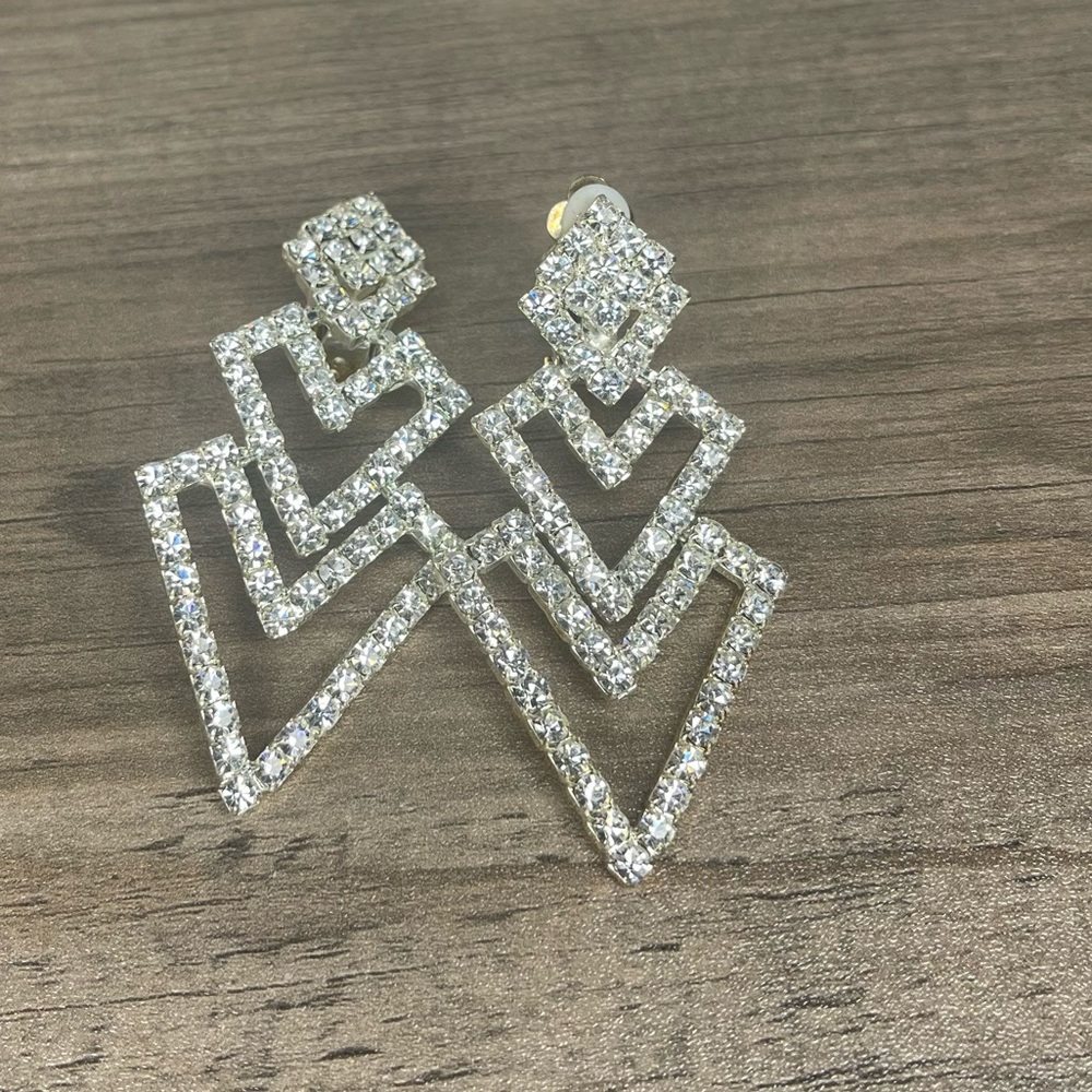 Set of clip‎ on Rhinestone dangle drop silver tone costume earrings